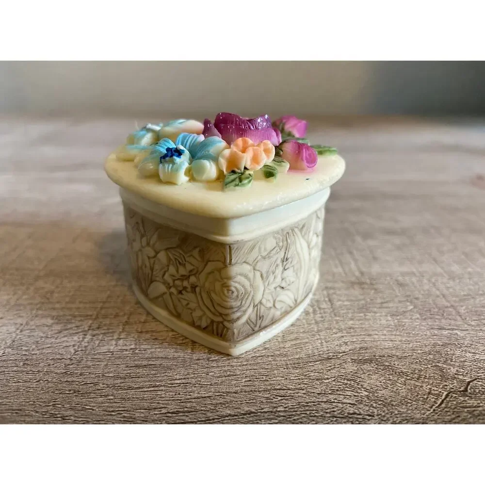 Resin Heart Shaped Floral Trinket Box / Miniature Jewelry Box with 3D Flowers